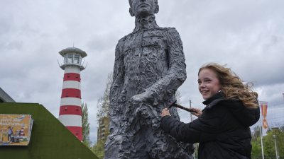 Emma slaat haar naam